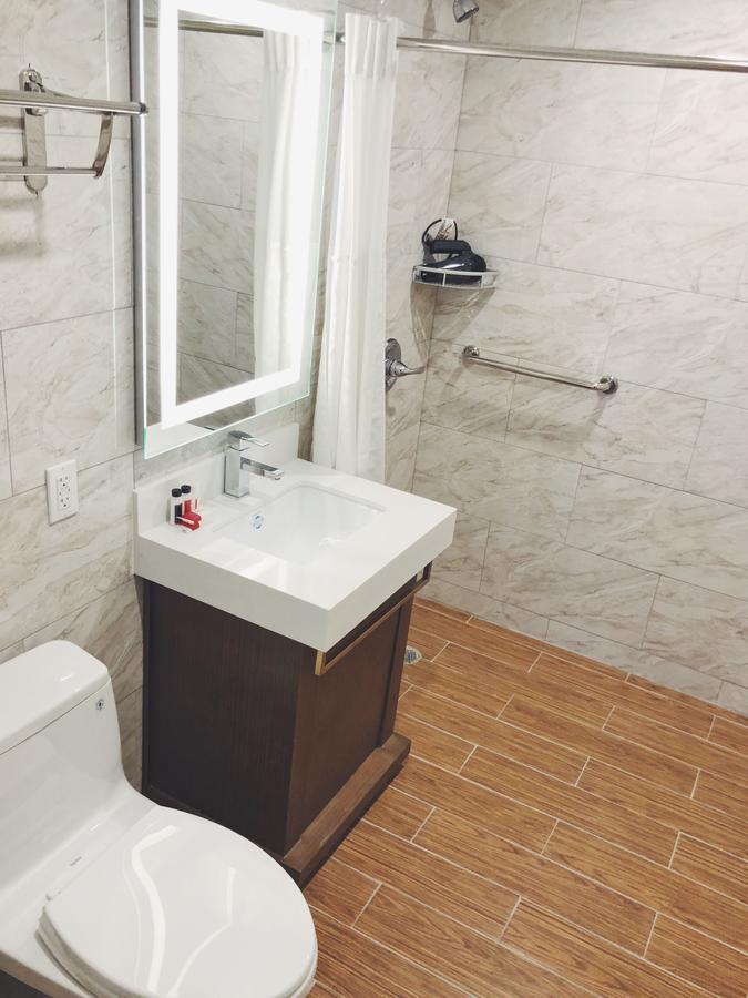Mayfair Inn And Suites نيو يورك المظهر الخارجي الصورة