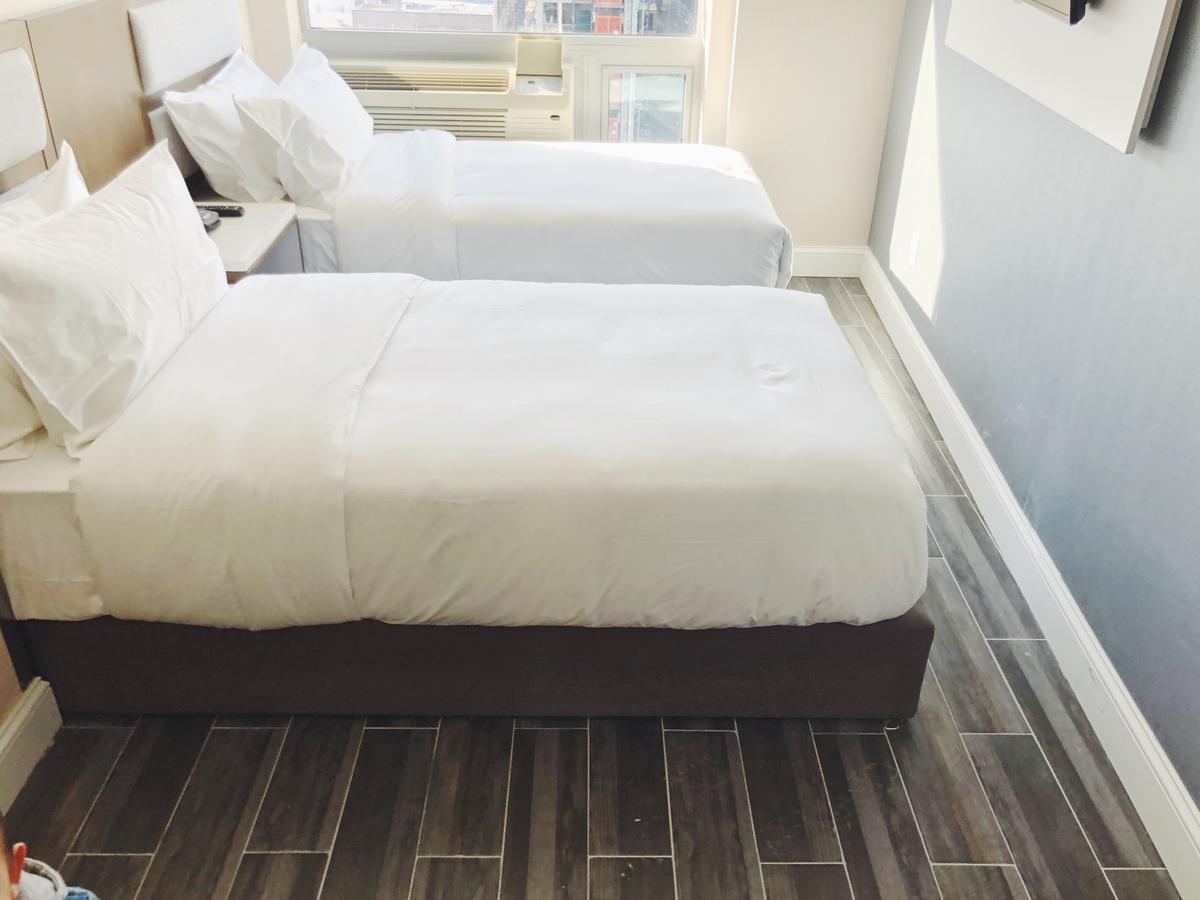 Mayfair Inn And Suites نيو يورك المظهر الخارجي الصورة