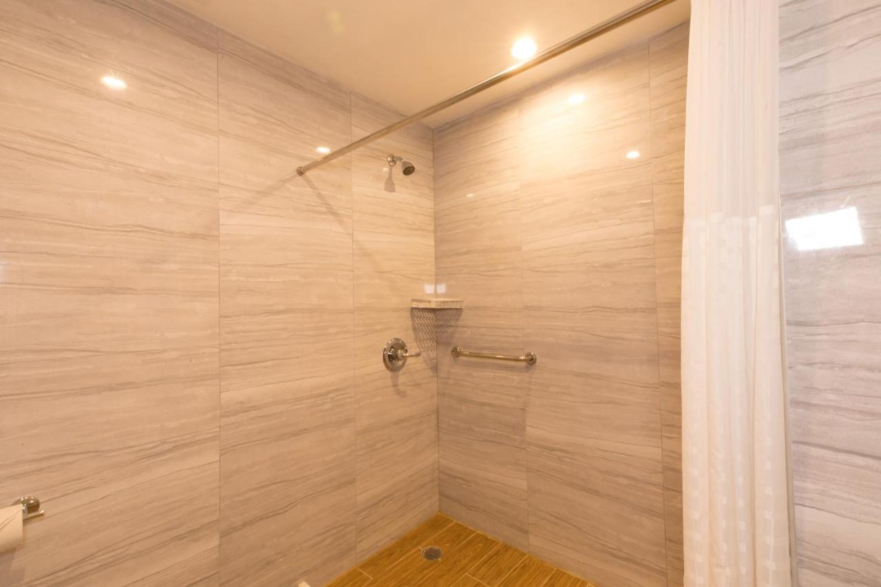 Mayfair Inn And Suites نيو يورك المظهر الخارجي الصورة